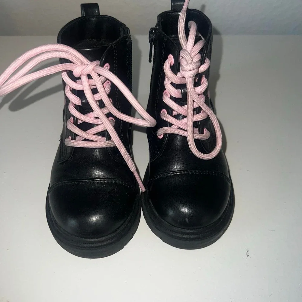 Toddler Girls Black & Pink Heart Ankle Boots – Size 8